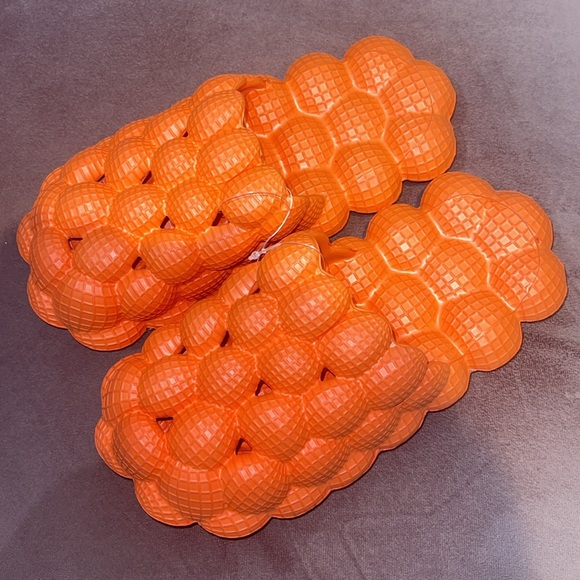 ORANGE BUBBLE SLIPPERS - Picture 3 of 4